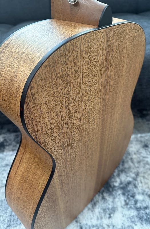 Furch Vintage Pure OM-SM a Sitka Spruce over African Mahogany *CNR Active* w/ Bag