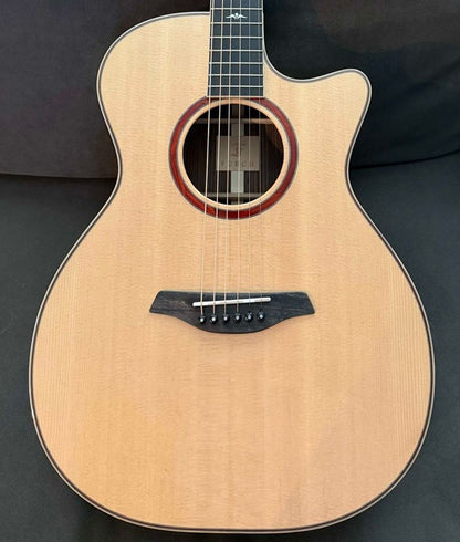 Furch Master's Choice Orange OMc-SR SPA Sikta Spruce over Indian Rosewood LR Baggs Stage Pro Anthem Hardshell Case