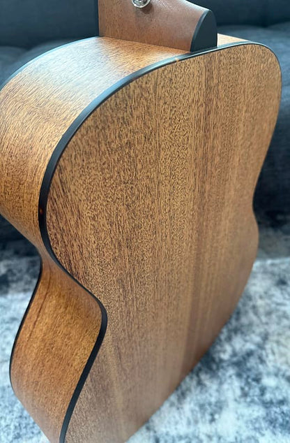Furch Vintage Pure OM-SM a Sitka Spruce over African Mahogany *CNR Active* w/ Bag