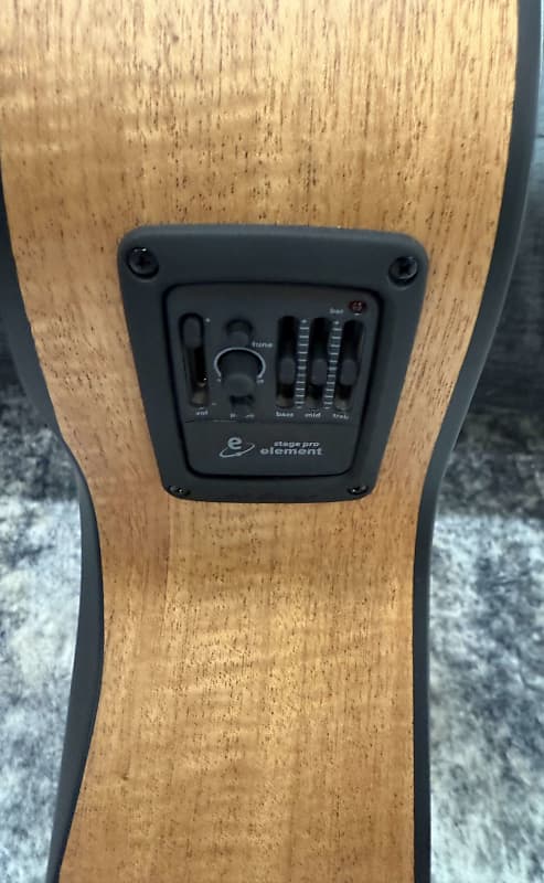 Furch Blue Deluxe Gc-CM a SPE Western Red Cedar over African Mahogany LR Baggs Stage Pro Element *CNR Active* w/ bag *Includes CNR Active Kit ($55 Value)*
