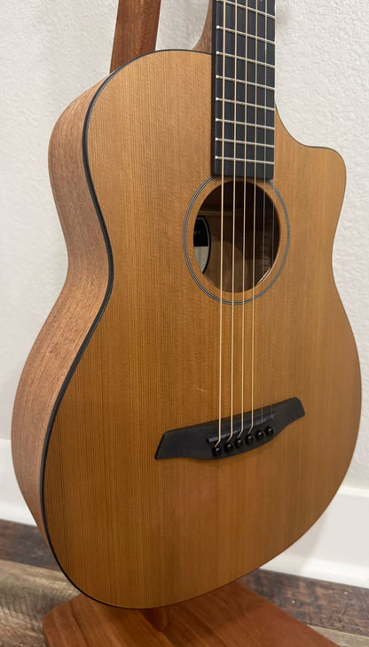 Furch Pioneer-CM 43 - Western Red Cedar/African Mahogany Travel Acoustic Guitar **43mm / 1 11/16" nut width** **CNR Active Kit included** #137412