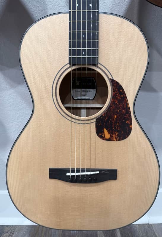 Furch Vintage 1 OOM-SM SL Sikta Spruce over African Mahogany Slotted Headstock Hardshell Case