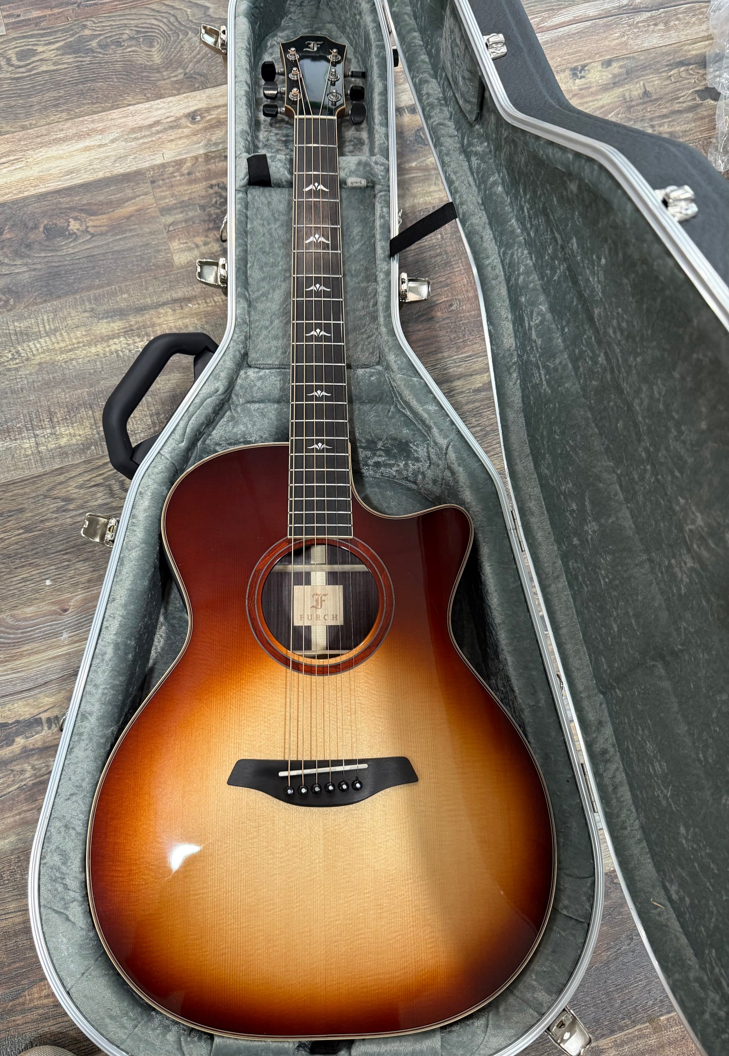 Furch Master's Choice Orange OMc-SR SPA SB Sunburst Sikta Spruce over Indian Rosewood LR Baggs Stage Pro Anthem Hardshell Case