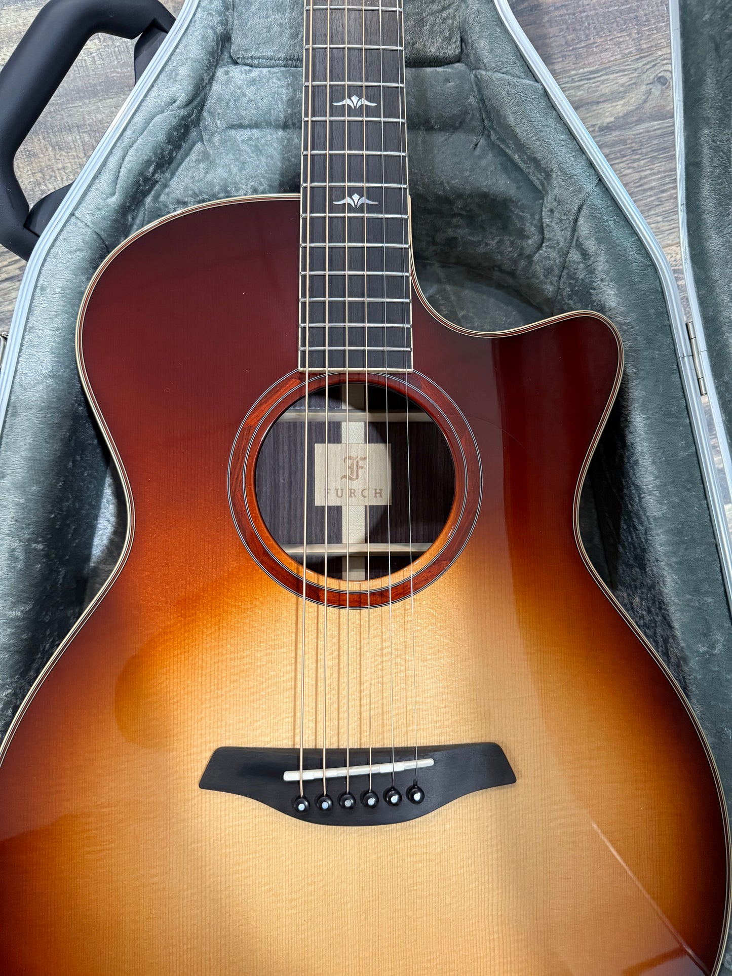 Furch Master's Choice Orange OMc-SR SPA SB Sunburst Sikta Spruce over Indian Rosewood LR Baggs Stage Pro Anthem Hardshell Case