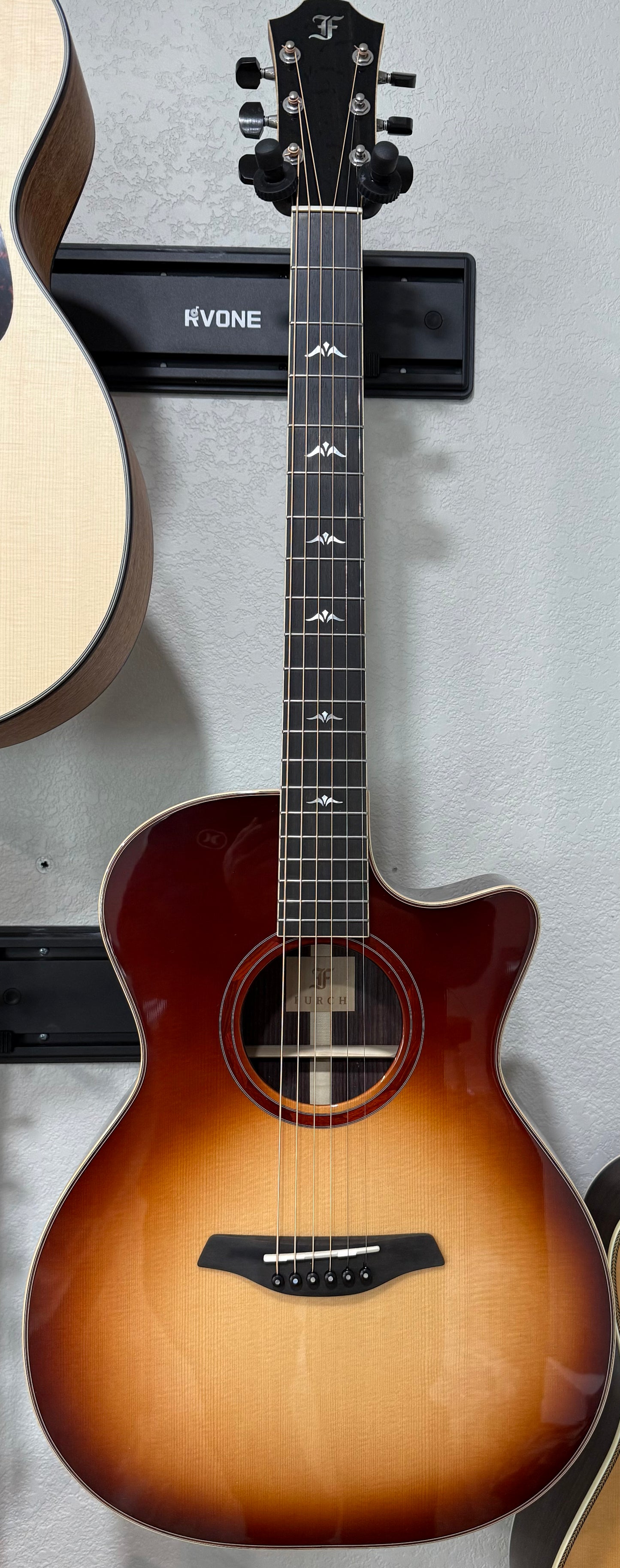 Furch Master's Choice Orange OMc-SR SPA SB Sunburst Sikta Spruce over Indian Rosewood LR Baggs Stage Pro Anthem Hardshell Case
