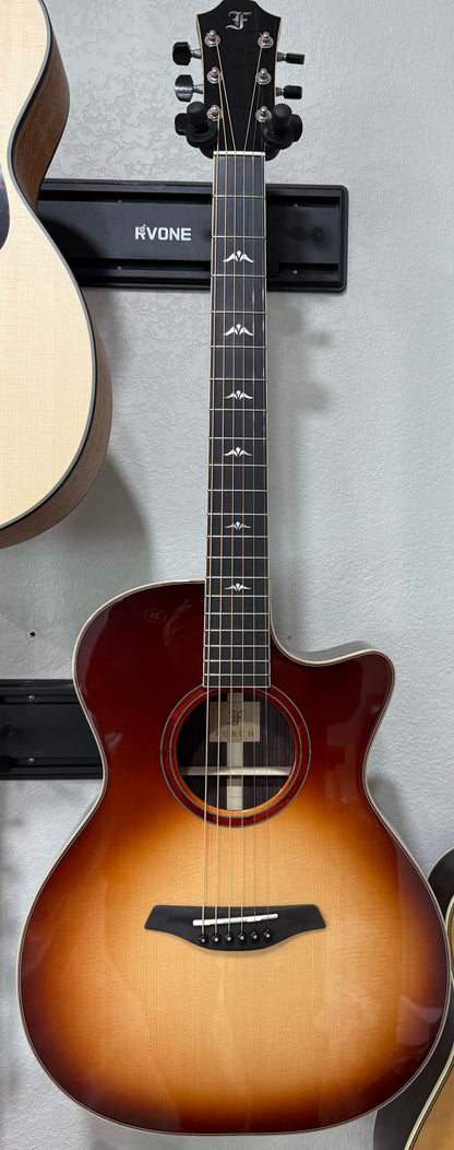 Furch Master's Choice Orange OMc-SR SPA SB Sunburst Sikta Spruce over Indian Rosewood LR Baggs Stage Pro Anthem Hardshell Case