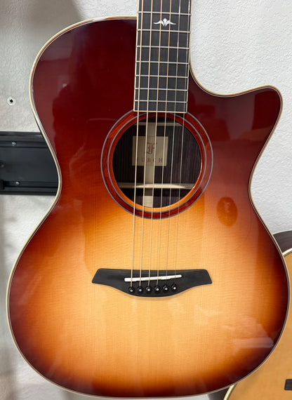 Furch Master's Choice Orange OMc-SR SPA SB Sunburst Sikta Spruce over Indian Rosewood LR Baggs Stage Pro Anthem Hardshell Case