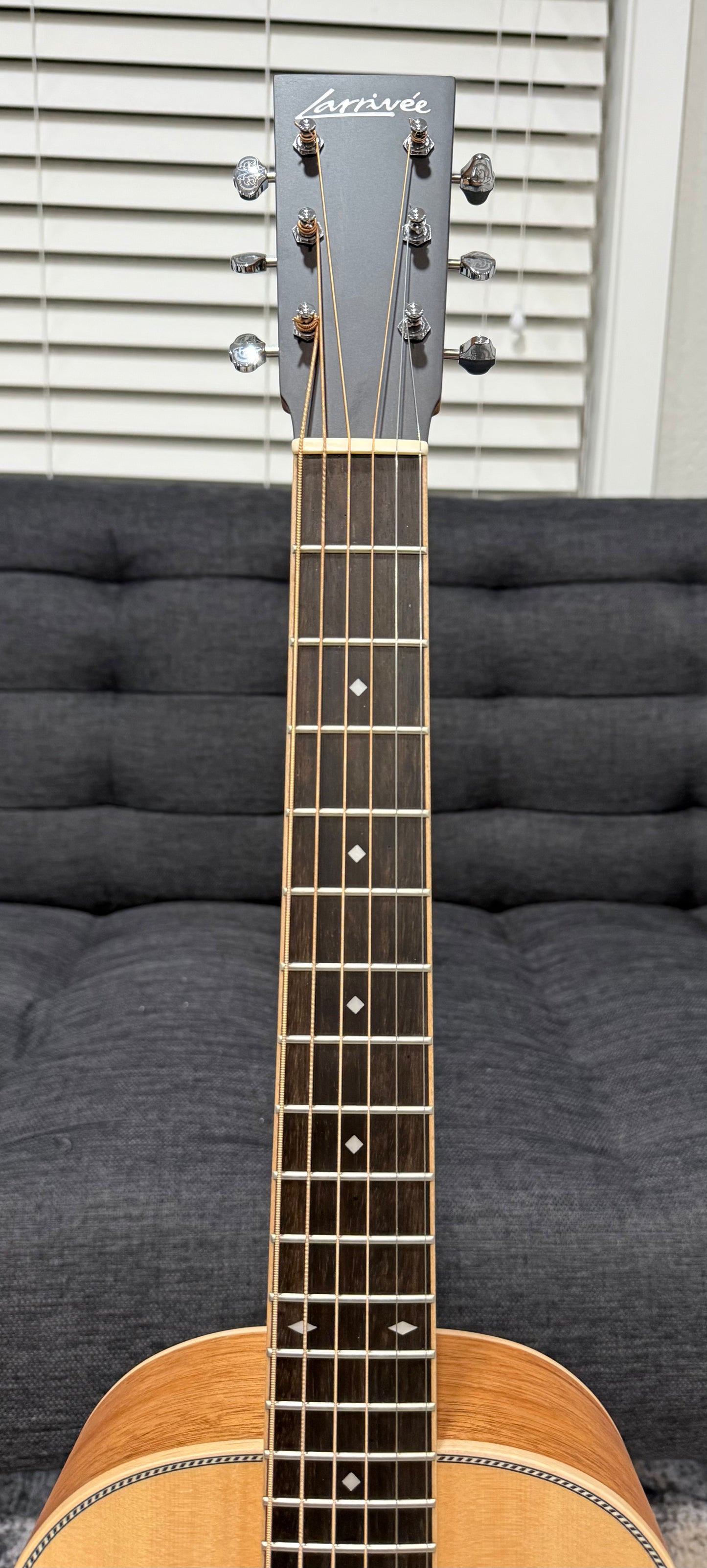 Larrivee T-40-MH Spruce/Mahogany Short Scale, Small Body Travel Guitar