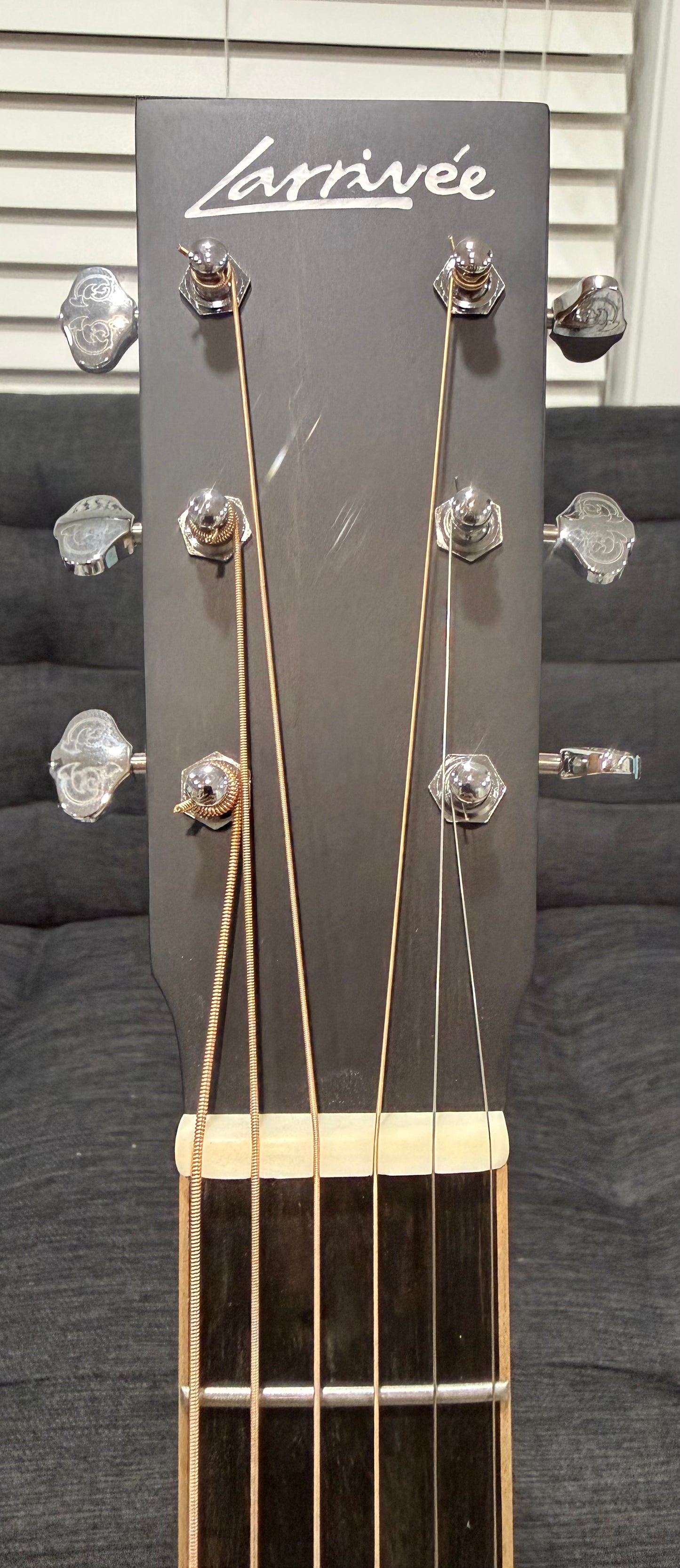 Larrivee T-40-MH Spruce/Mahogany Short Scale, Small Body Travel Guitar