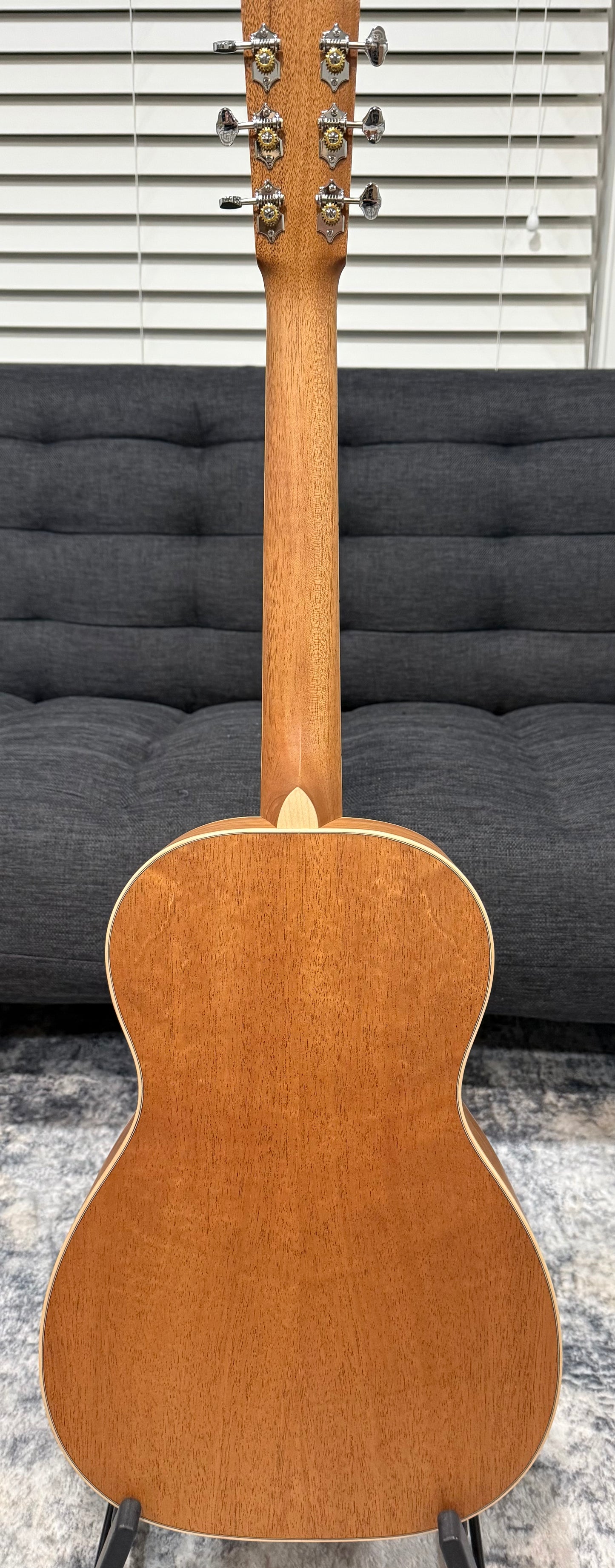 Larrivee T-40-MH Spruce/Mahogany Short Scale, Small Body Travel Guitar