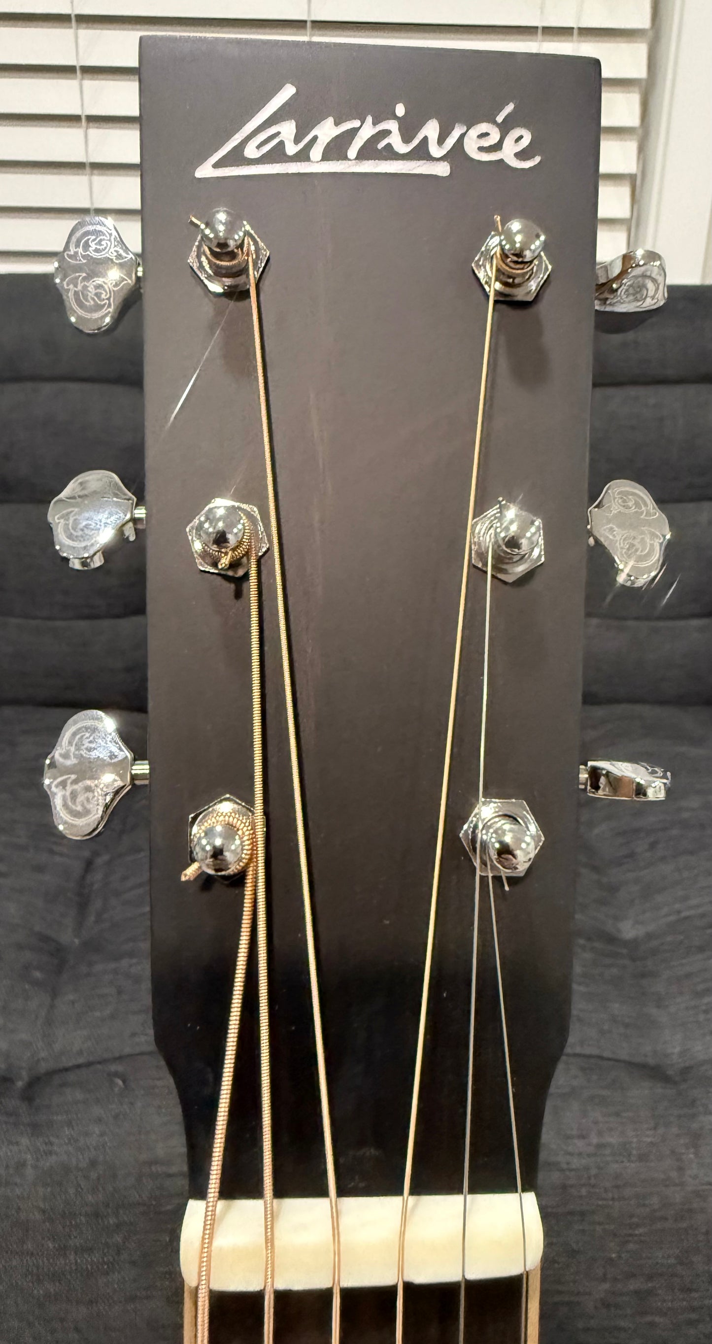 Larrivee T-40-MH Spruce/Mahogany Short Scale, Small Body Travel Guitar