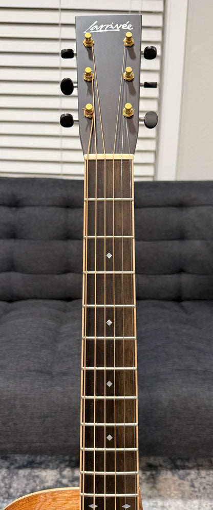 Larrivee OMV-50 - OM w/ cutaway - Spruce/Mahogany Hardshell case