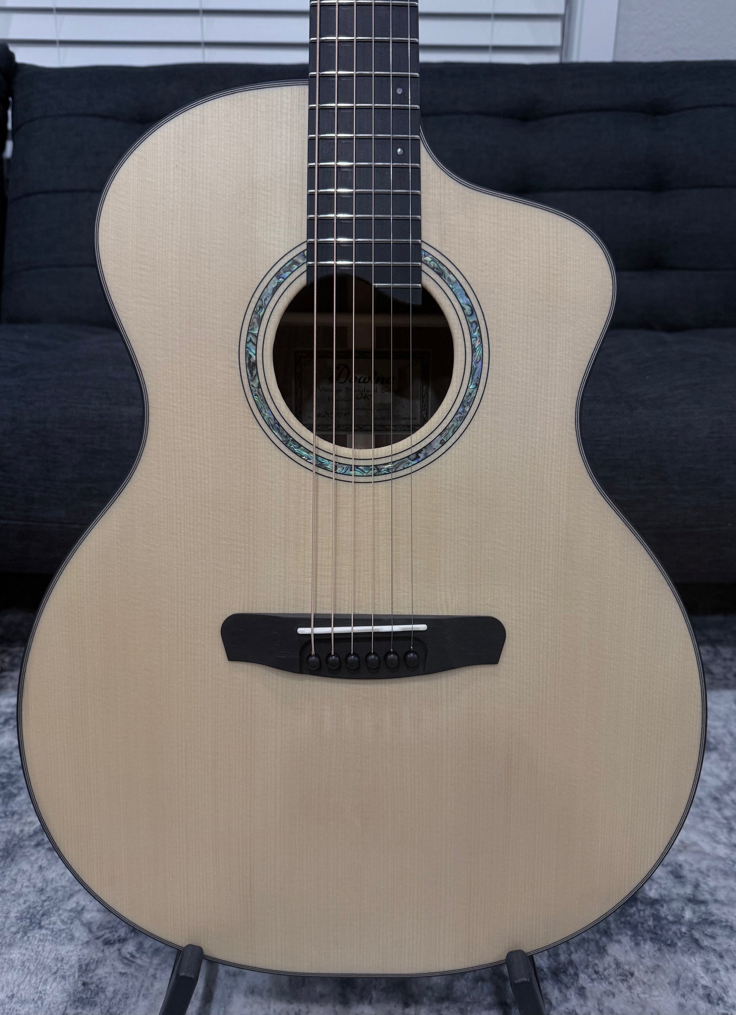 Dowina Walnut GAC SWS - Swiss Moon Spruce/Walnut with Hardshell Case