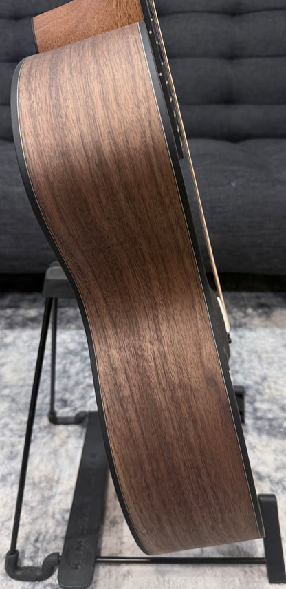 Dowina Walnut GAC SWS - Swiss Moon Spruce/Walnut with Hardshell Case