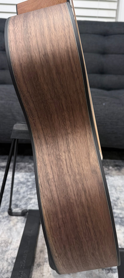 Dowina Walnut GAC SWS - Swiss Moon Spruce/Walnut with Hardshell Case