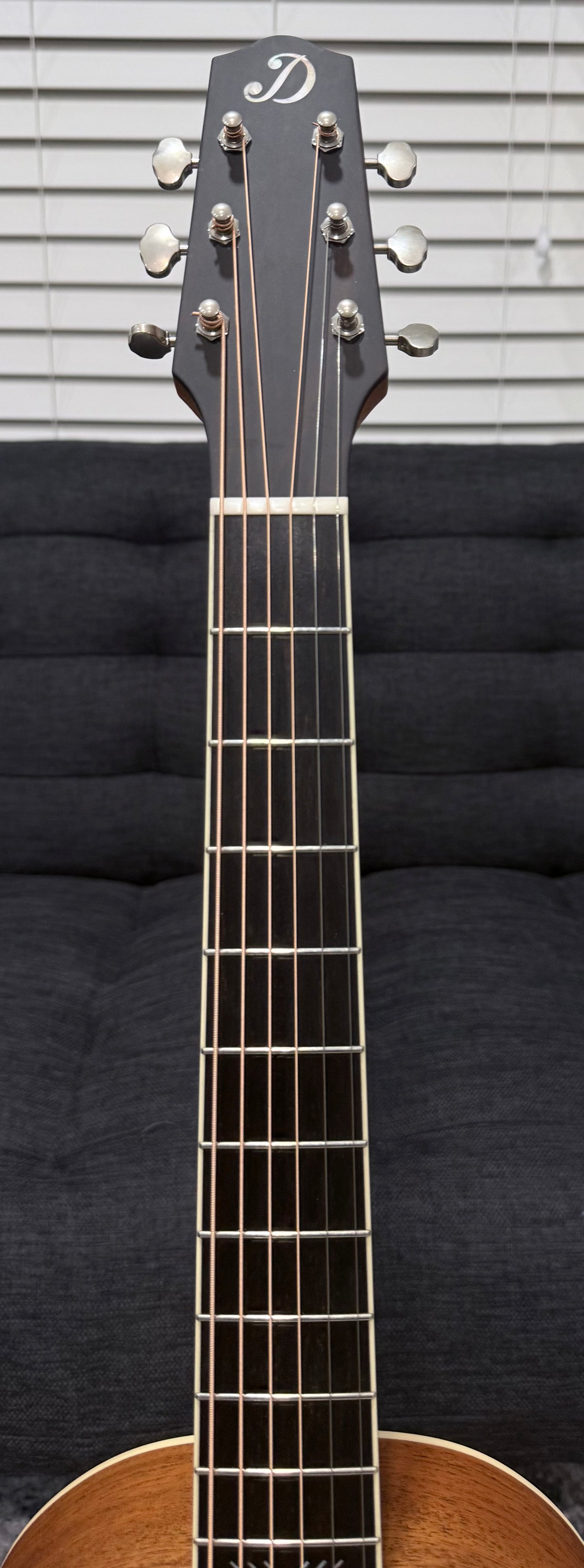 Dowina Mahogany Bona Vida - Cedar/Mahogany Parlor Sized Acoustic Guitar with Hardshell Case