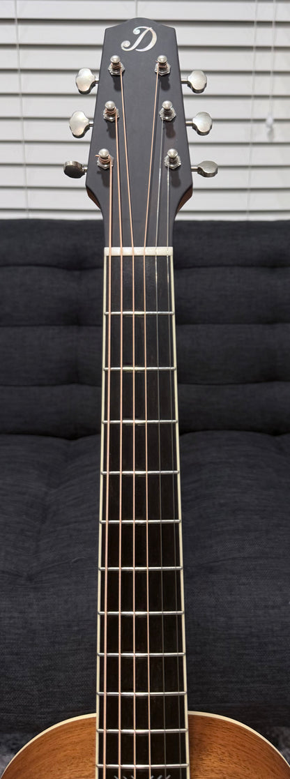 Dowina Mahogany Bona Vida - Cedar/Mahogany Parlor Sized Acoustic Guitar with Hardshell Case