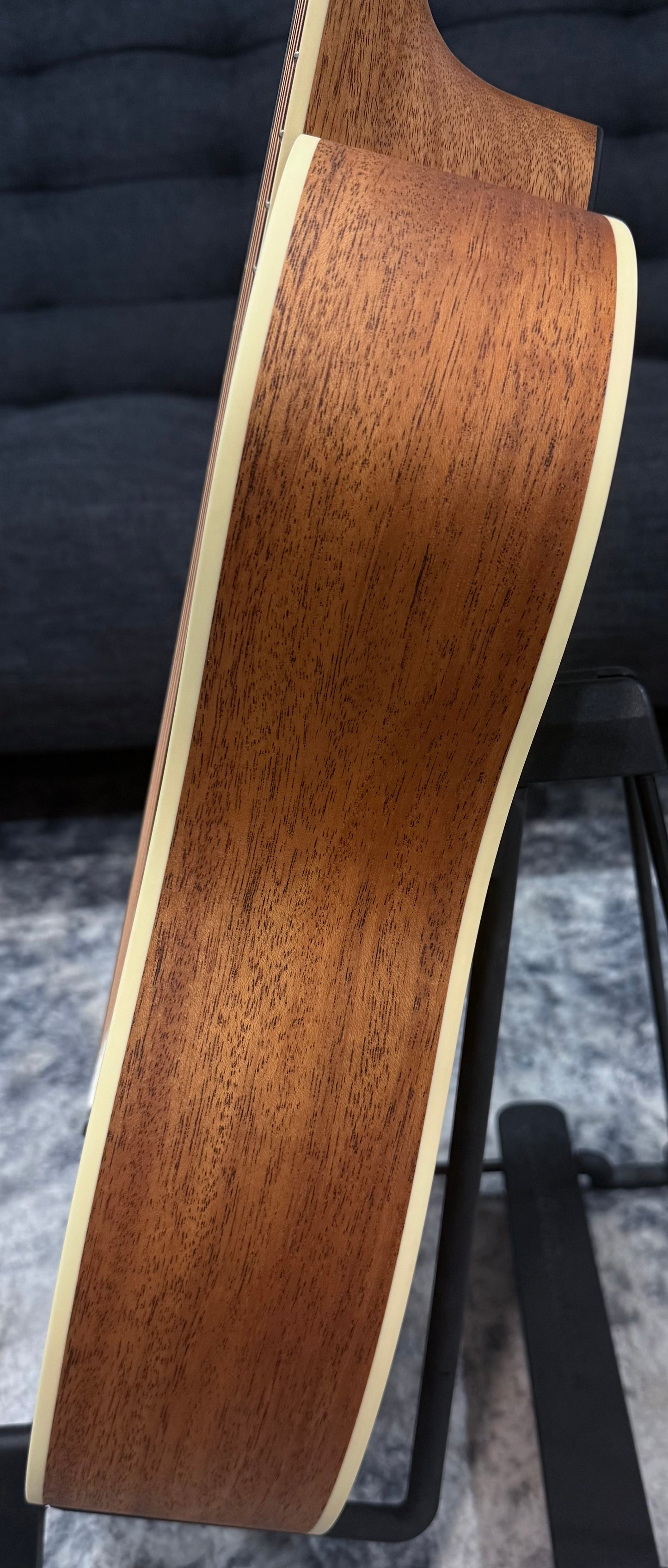 Dowina Mahogany Bona Vida - Cedar/Mahogany Parlor Sized Acoustic Guitar with Hardshell Case