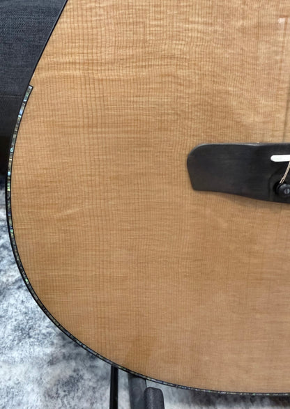 Dowina Aura - Old Stock Sitka Bearclaw Spruce/Macacuba with LR Baggs Anthem and custom Italian Hardshell Case