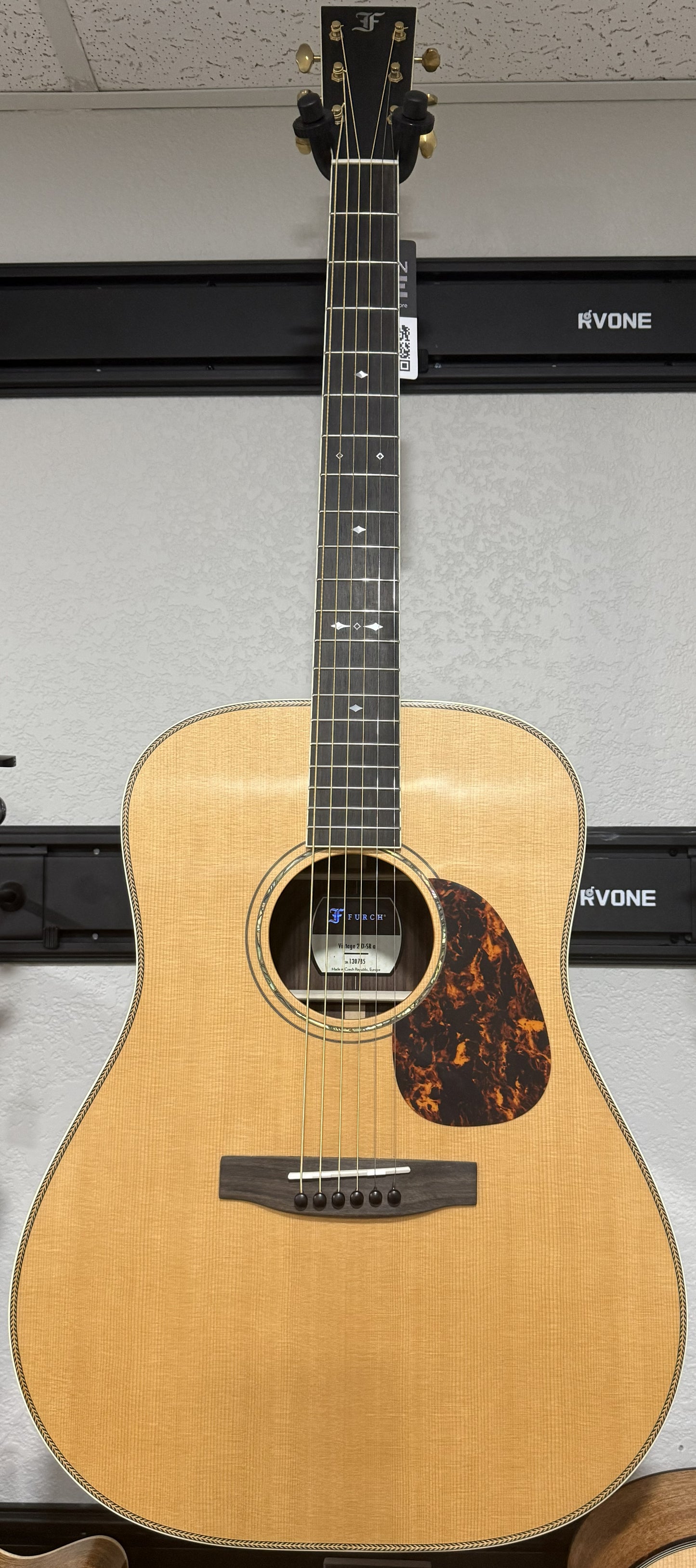 Furch Vintage 2 D-SR a Sitka Spruce over Indian Rosewood *CNR Active* w/ Bag