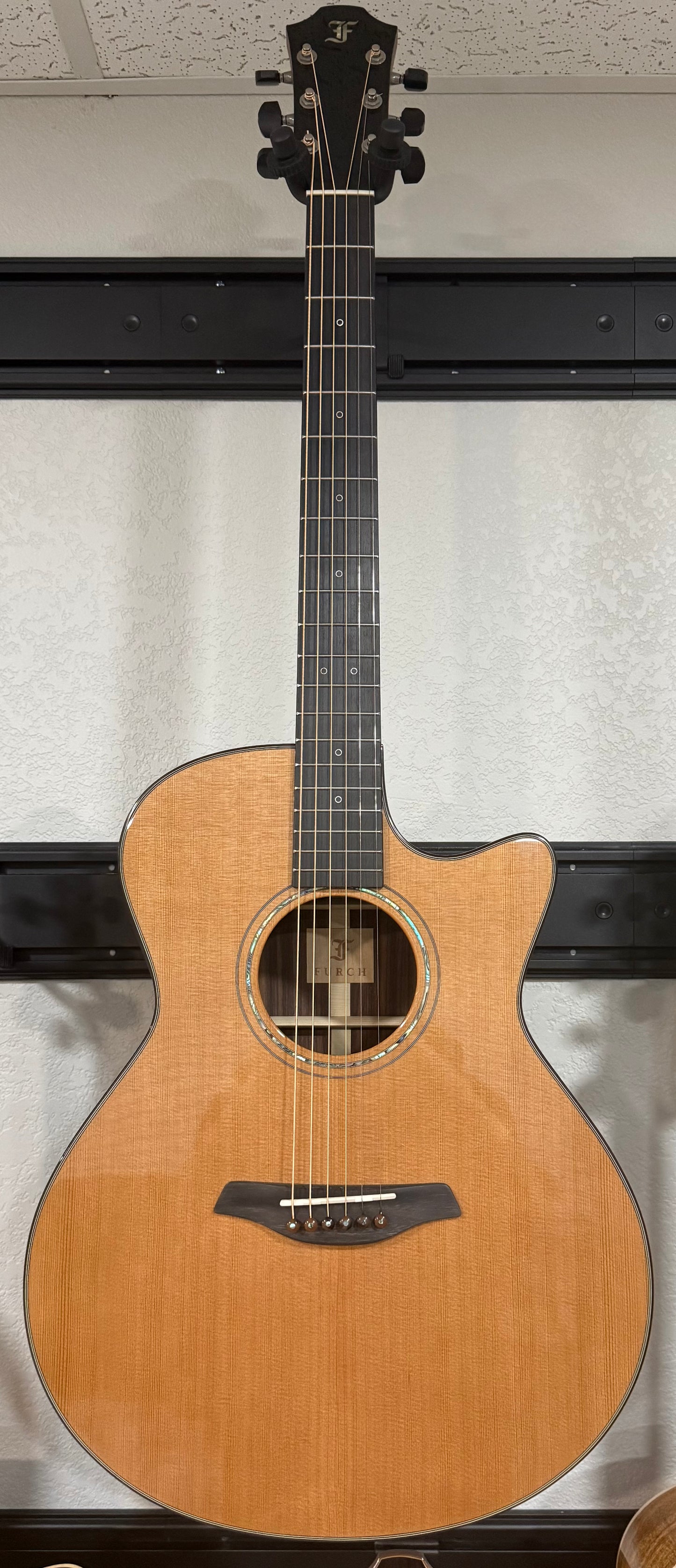 Furch Yellow Gc-CR SPA - (New old stock) Master's Choice Western Red Cedar over Indian Rosewood /w Hardshell case LR Baggs StagePro Anthem