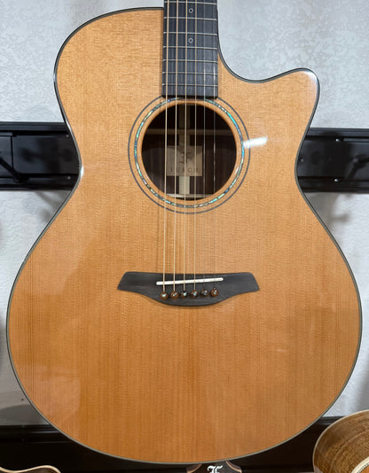 Furch Yellow Gc-CR SPA - (New old stock) Master's Choice Western Red Cedar over Indian Rosewood /w Hardshell case LR Baggs StagePro Anthem