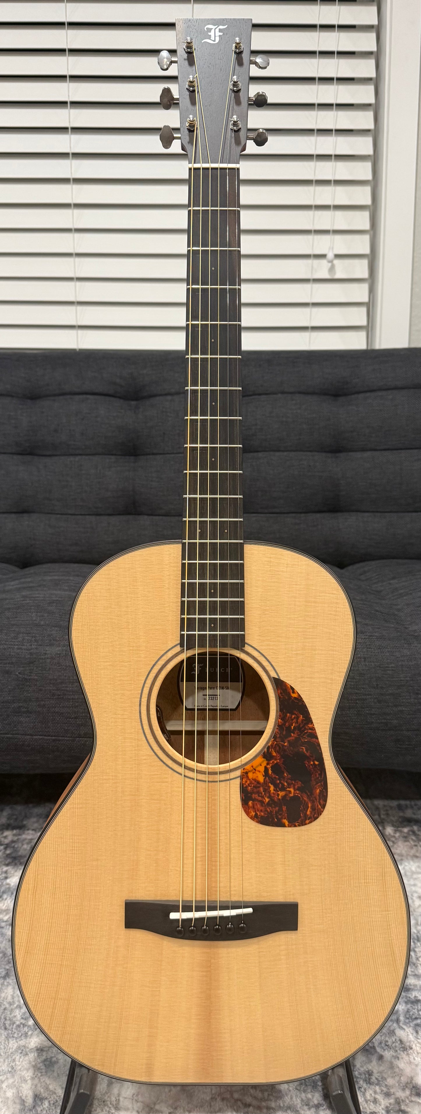 Furch Vintage Pure OOM-SM VTC Sikta Spruce / African Mahogany LR Baggs Element VTC w/ Gigbag