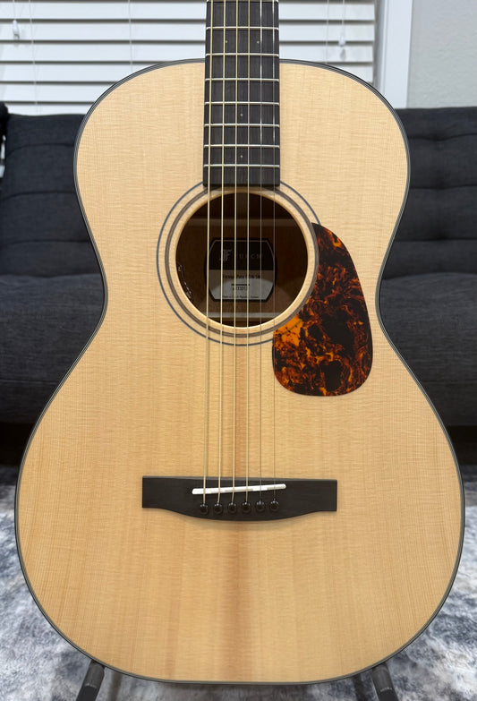 Furch Vintage Pure OOM-SM VTC Sikta Spruce / African Mahogany LR Baggs Element VTC w/ Gigbag