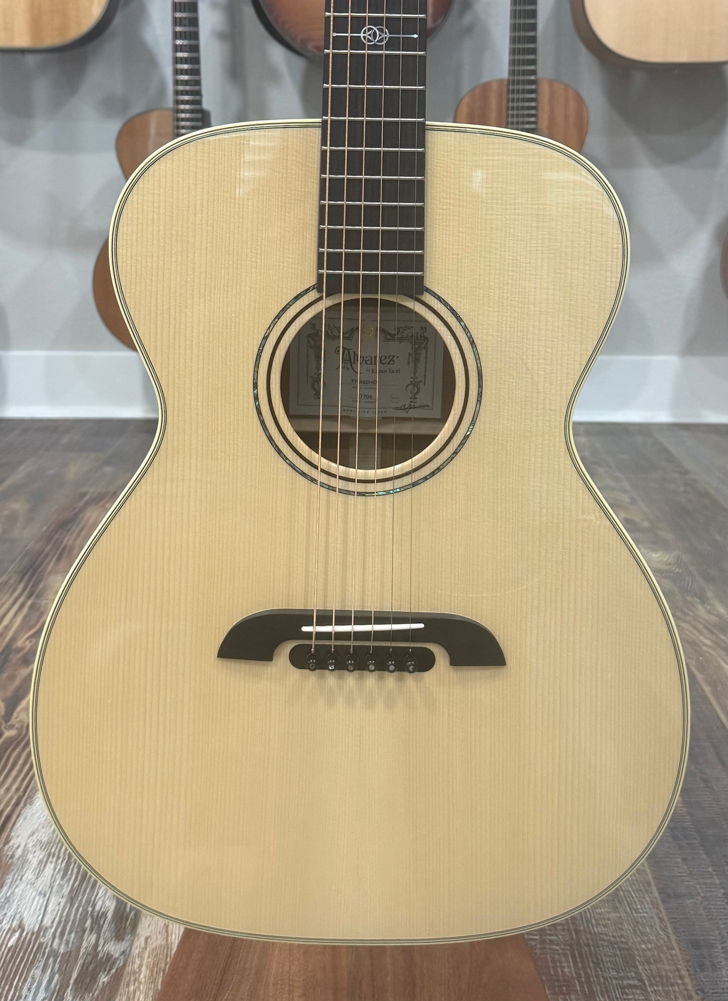 Alvarez Yairi FYM60HD - Adirondack Spruce/Honduran Mahogany