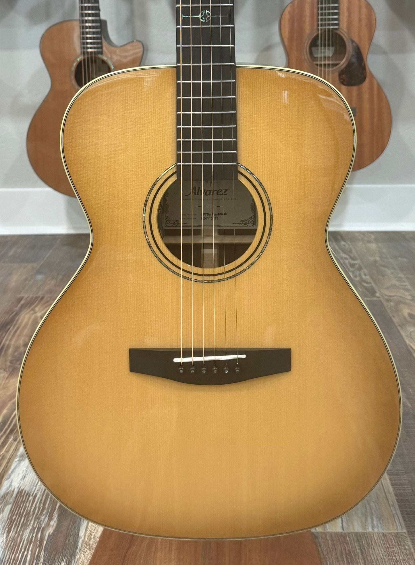 Alvarez Laureate LF70e Daybreak - Spruce/Rosewood Folk/OM Acoustic Electric Guitar
