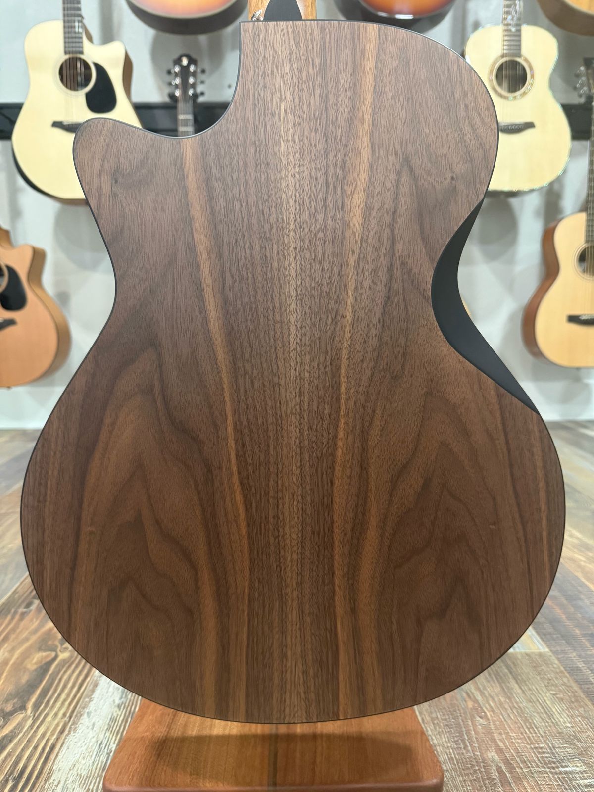 Furch Blue Deluxe Gc-SW a Sitka Spruce over a Gorgeous Black Walnut Back Duo Bevels *CNR Active* w/ Bag *Includes CNR Active Kit ($55 Value)*