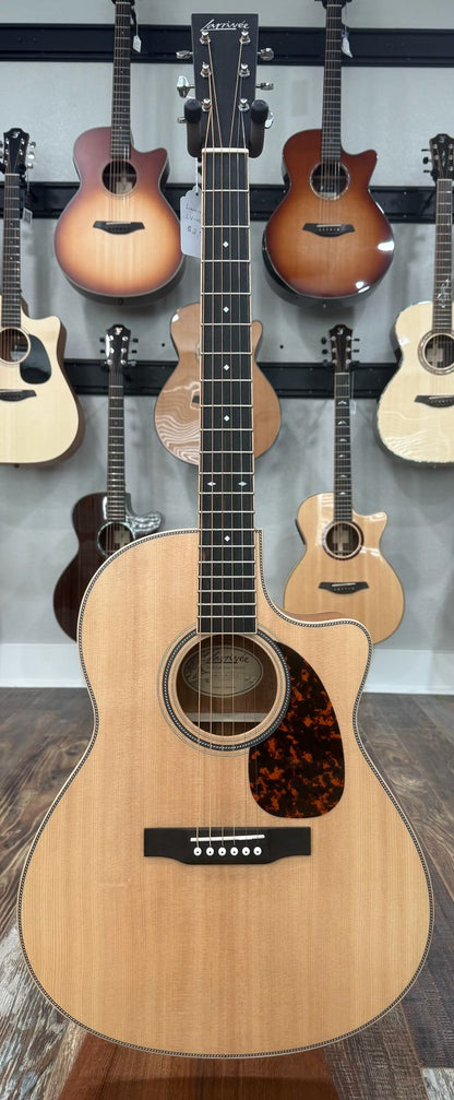 Larrivee LV-40-MH Spruce/Mahogany Larrivee Signature L Shape w/ cutaway Spruce/Mahogany