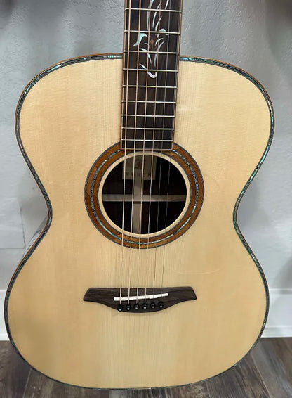 Furch Red OM-LR Alpine (New old stock) Spruce over Indian Rosewood Koa Binding Abalone Purfling Hardshell Case