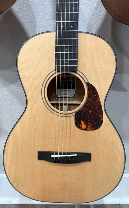 Furch Vintage 1 OOM-SM SL Sikta Spruce over African Mahogany Slotted Headstock Hardshell Case