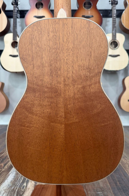 Larrivee T-40-MH Spruce/Mahogany Short Scale, Small Body Travel Guitar