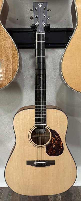 Furch Vintage Pure D-SM a Sikta Spruce over African Mahogany *CNR Active* w/ Bag