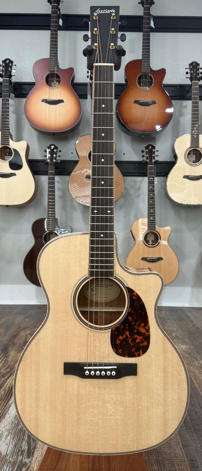 Larrivee OMV-50 - OM w/ cutaway - Spruce/Mahogany Hardshell case