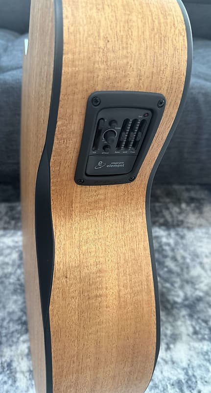 Furch Blue Deluxe Gc-CM a SPE Western Red Cedar over African Mahogany LR Baggs Stage Pro Element *CNR Active* w/ bag *Includes CNR Active Kit ($55 Value)*