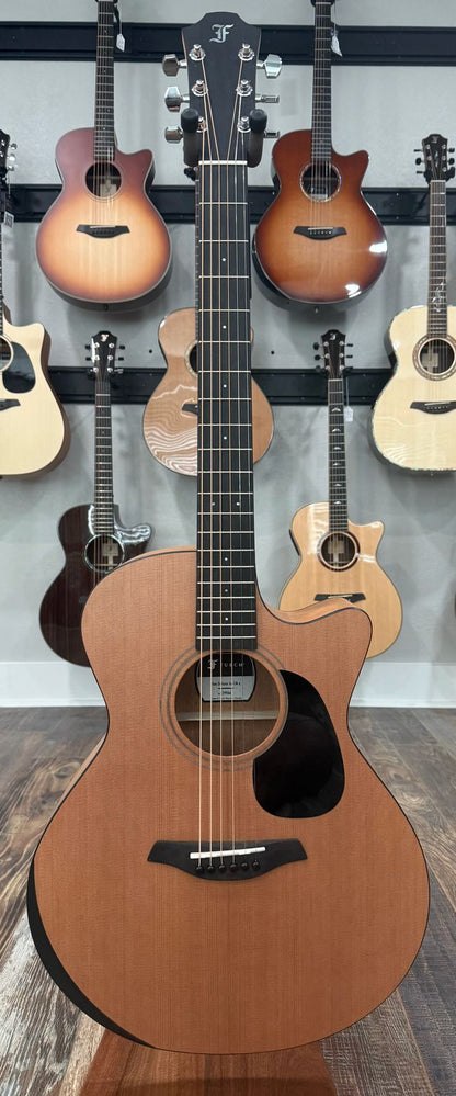 Furch Blue Deluxe Gc-CM a SPE Western Red Cedar over African Mahogany LR Baggs Stage Pro Element *CNR Active* w/ bag *Includes CNR Active Kit ($55 Value)*