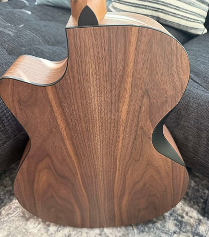 Furch Blue Deluxe Gc-SW a Sitka Spruce over a Gorgeous Black Walnut Back Duo Bevels *CNR Active* w/ Bag