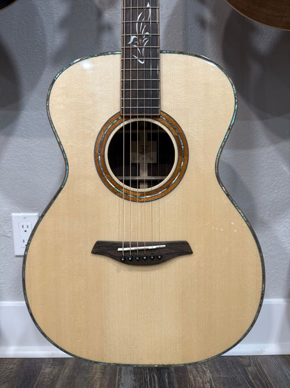 Furch Red OM-LR Alpine (New old stock) Spruce over Indian Rosewood Koa Binding Abalone Purfling Hardshell Case