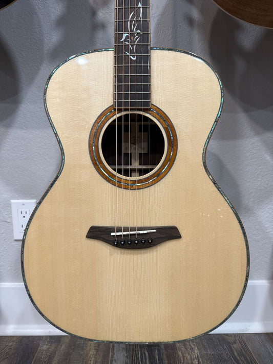 Furch Red OM-LR Alpine Spruce over Indian Rosewood Koa Binding Abalone Purfling Hardshell Case