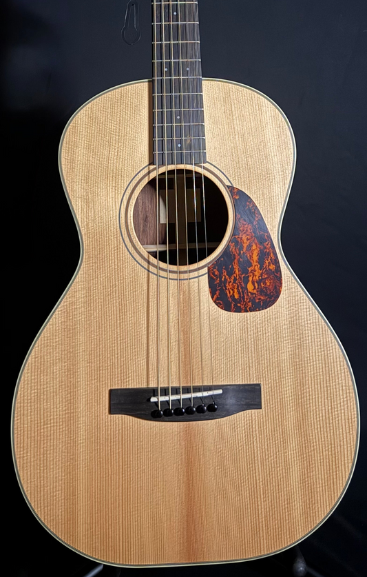 Furch Vintage 1 OOM-SR Sikta Spruce over Indian Rosewood Hardshell Case