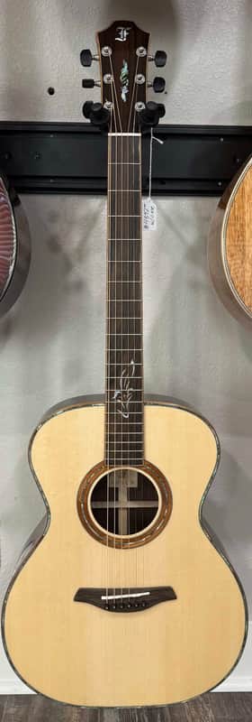 Furch Red OM-LR Alpine (New old stock) Spruce over Indian Rosewood Koa Binding Abalone Purfling Hardshell Case