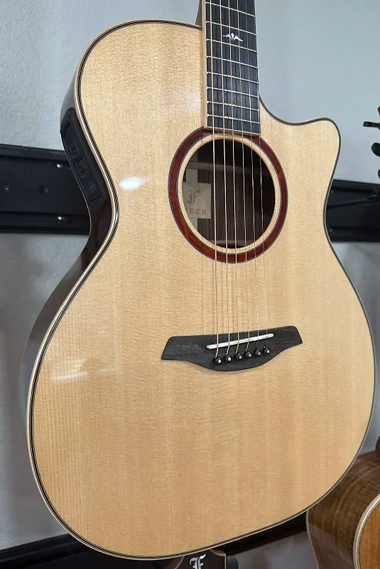 Furch Master's Choice Orange OMc-SR SPA Sikta Spruce over Indian Rosewood LR Baggs Stage Pro Anthem Hardshell Case