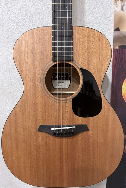 Furch Blue OM-MM a - All Solid African Mahogany **CNR Active** w/ Bag