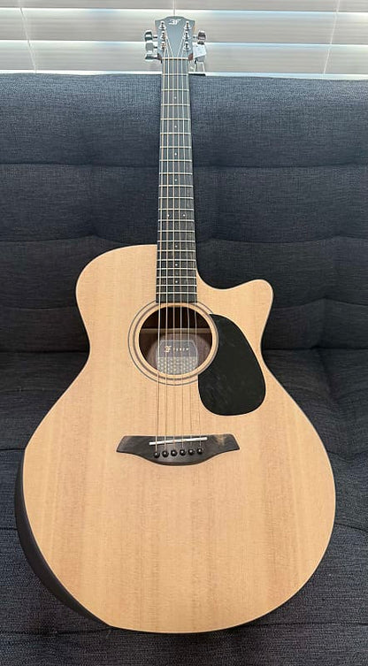 Furch Blue Deluxe Gc-SW a Sitka Spruce over a Gorgeous Black Walnut Back Duo Bevels *CNR Active* w/ Bag