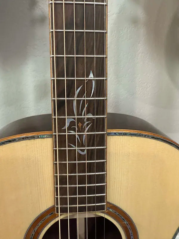 Furch Red OM-LR Alpine (New old stock) Spruce over Indian Rosewood Koa Binding Abalone Purfling Hardshell Case