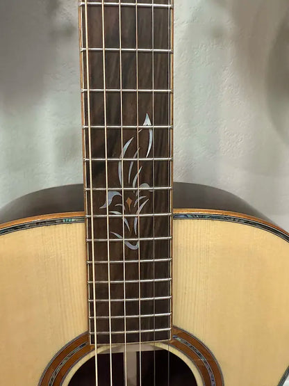 Furch Red OM-LR Alpine (New old stock) Spruce over Indian Rosewood Koa Binding Abalone Purfling Hardshell Case