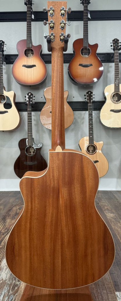 Larrivee LV-40-MH Spruce/Mahogany Larrivee Signature L Shape w/ cutaway Spruce/Mahogany